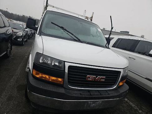 Used 2018 GMC Savana 2500 w/ Driver Convenience Package image 22
