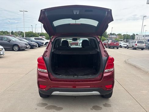Used 2022 Chevrolet Trax LT w/ Driver Confidence Package AWD/4WD image 35