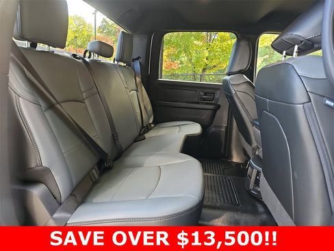 Used 2024 RAM 2500 Tradesman w/ Chrome Appearance Group image 11