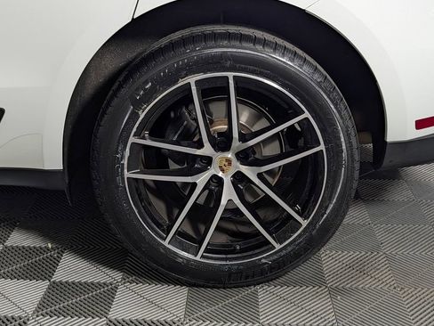 Certified 2023 Porsche Macan AWD/4WD image 12