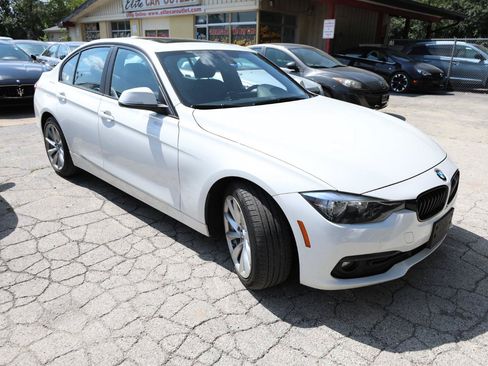 Used 2016 BMW 320i xDrive Sedan AWD/4WD image 4
