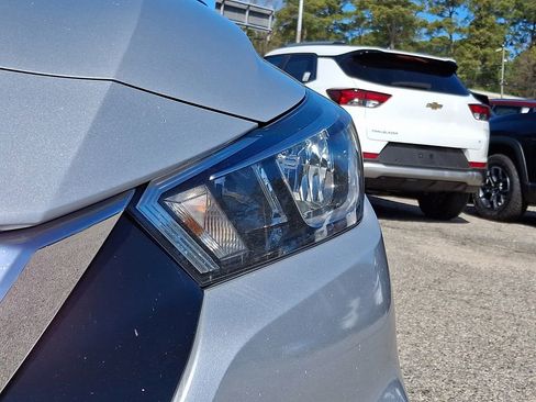 Used 2020 Nissan Versa S image 10