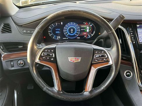 Used 2017 Cadillac Escalade ESV Luxury image 13