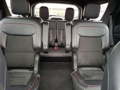 Certified 2022 Ford Explorer ST-Line w/ Class IV Trailer Tow Package image 18