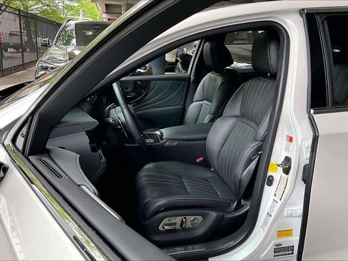 Used 2023 Lexus LS 500 AWD w/ Luxury Package image 7