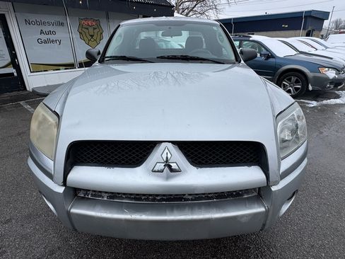 Used 2008 Mitsubishi Raider LS image 10