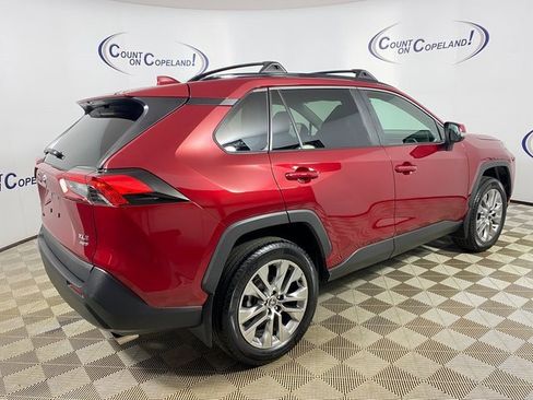 Certified 2022 Toyota RAV4 XLE Premium image 7