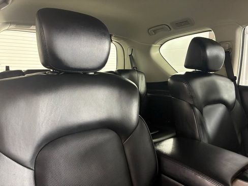 Used 2024 Nissan Armada SL w/ Captain's Chairs Package image 33