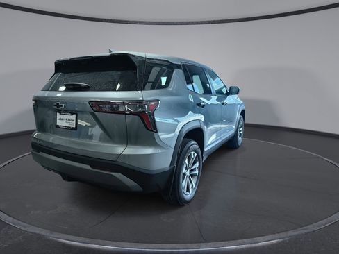 New 2026 Chevrolet Equinox LT w/ Convenience Package II AWD/4WD image 7
