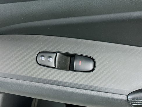 Used 2024 Nissan Altima 2.5 SV FWD image 29