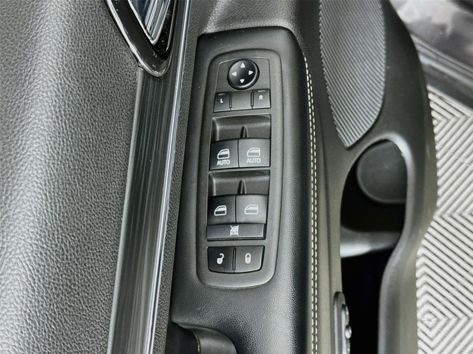 Used 2021 Jeep Grand Cherokee Limited w/ Quick Order Package 28K 80th AWD/4WD image 21