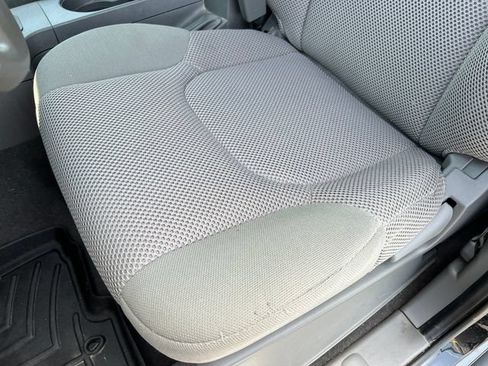 Used 2020 Nissan Frontier SV w/ Midnight Edition Floor Mats AWD/4WD image 12