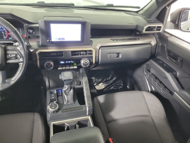 Used 2024 Toyota Tacoma SR5 AWD/4WD image 17