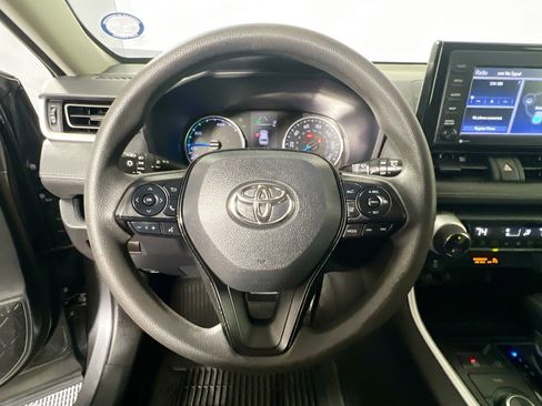 Used 2021 Toyota RAV4 XLE image 17