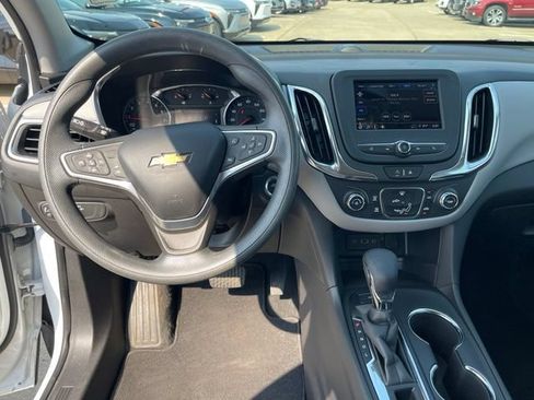 Used 2022 Chevrolet Equinox LS w/ LS Convenience Package AWD/4WD image 13