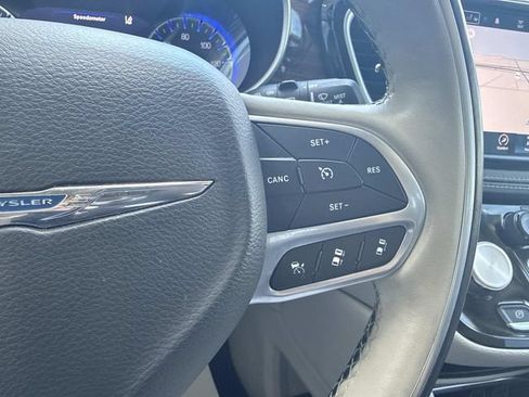 Used 2021 Chrysler Pacifica Limited AWD/4WD image 86
