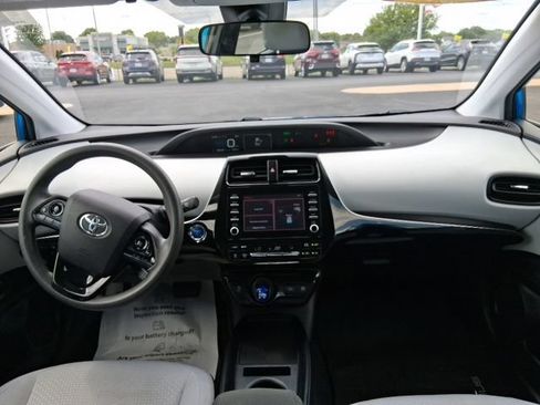 Used 2020 Toyota Prius LE AWD/4WD image 18