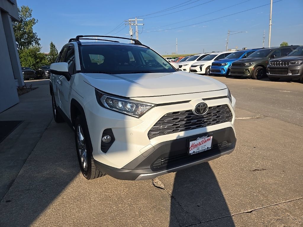 Used 2019 Toyota RAV4 Limited w/ Cold Weather Package AWD/4WD image 17