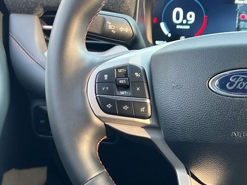 Used 2025 Ford Explorer Active image 29