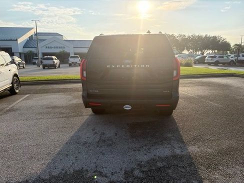 Used 2025 Ford Expedition Max Active RWD image 6
