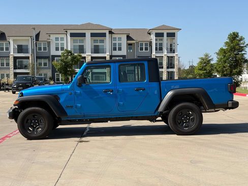 Used 2026 Jeep Gladiator Sport AWD/4WD image 4