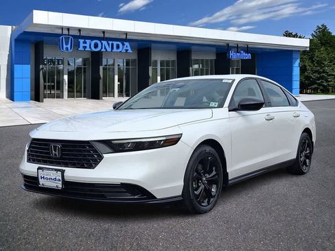 Certified 2025 Honda Accord SE image 1