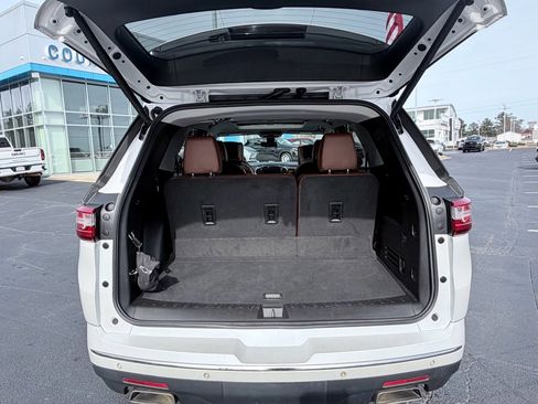 Used 2021 Chevrolet Traverse High Country w/ LPO, Cargo Package image 8