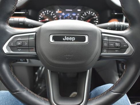 Used 2022 Jeep Compass Limited image 18