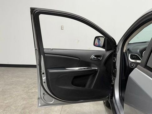 Used 2018 Dodge Journey SXT w/ Connectivity Group image 13