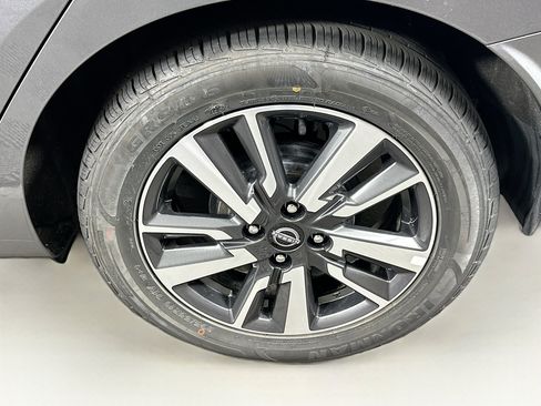 Used 2025 Nissan Versa SV FWD image 11