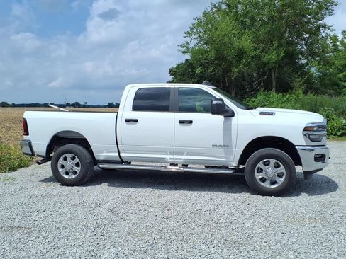Used 2026 RAM 2500 Big Horn AWD/4WD image 4