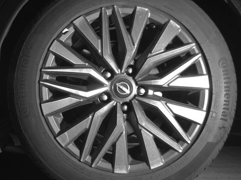 Used 2025 Nissan Altima 2.5 SV image 14