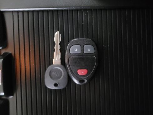 Used 2016 GMC Acadia SLE image 32