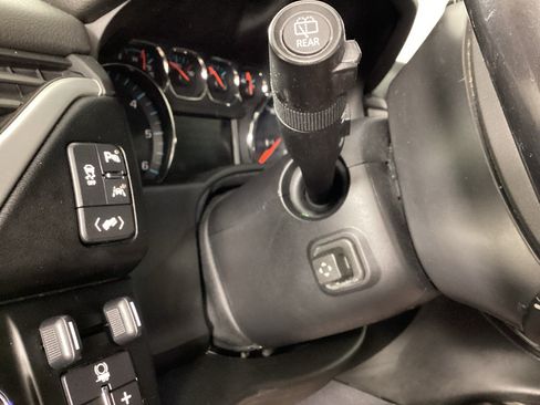 Used 2019 GMC Yukon XL SLT w/ Open Road Package AWD/4WD image 26