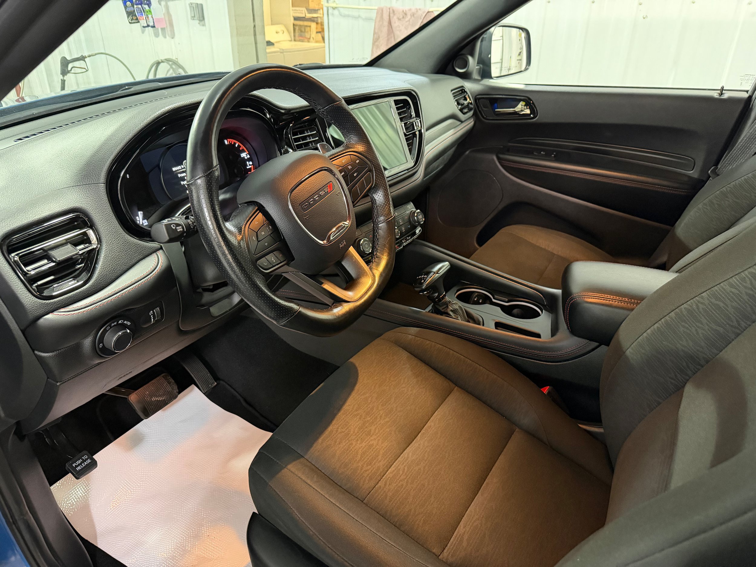 Used 2025 Dodge Durango GT AWD/4WD image 9