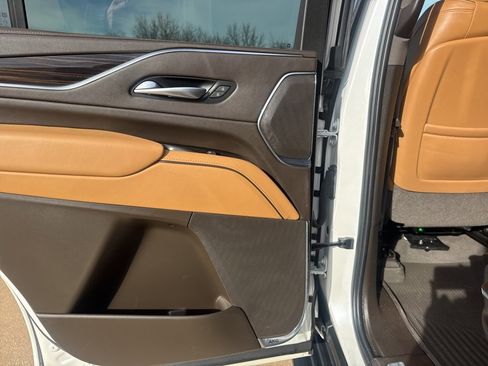 Used 2022 Cadillac Escalade Sport w/ Heavy-Duty Trailer Package image 34