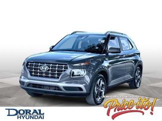 Used 2024 Hyundai Venue SEL FWD video 1