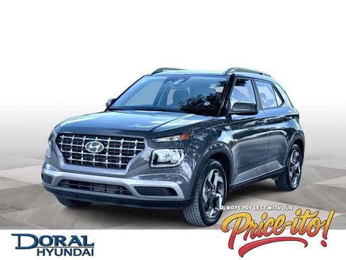 Used 2024 Hyundai Venue SEL FWD image 1
