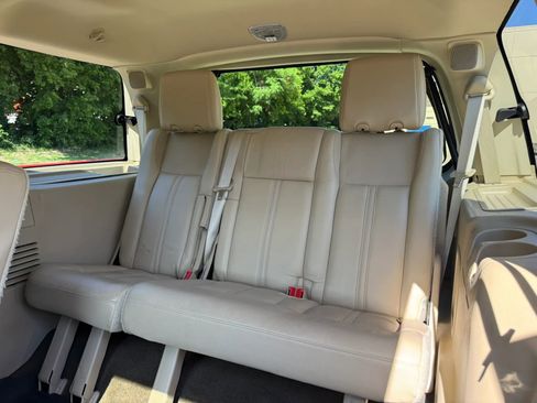 Used 2015 Lincoln Navigator 2WD w/ Equipment Group 101A Reserve image 13