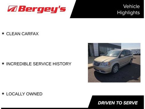 Used 2015 Chrysler Town & Country Touring FWD image 4