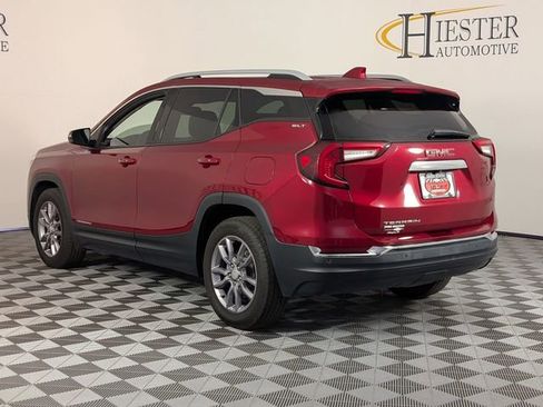 Used 2023 GMC Terrain SLT w/ Infotainment Package II FWD image 5