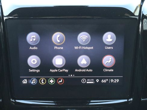 Used 2023 Chevrolet Traverse LT FWD image 25
