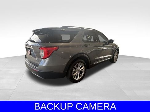 Used 2022 Ford Explorer XLT w/ Equipment Group 202A image 4