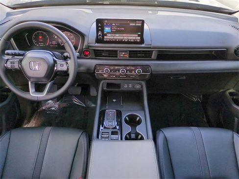 Used 2024 Honda Pilot Touring image 18