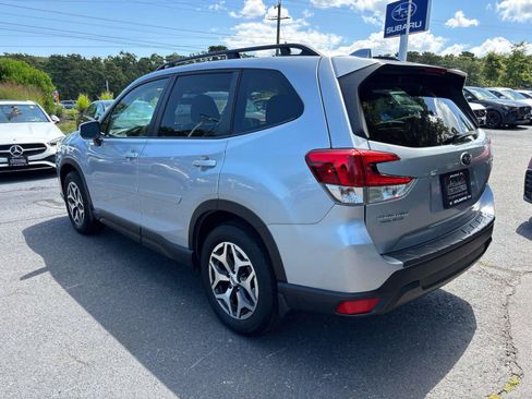 Used 2023 Subaru Forester Premium AWD/4WD image 5