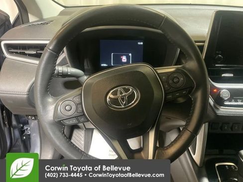 Used 2025 Toyota Corolla Cross XLE image 14