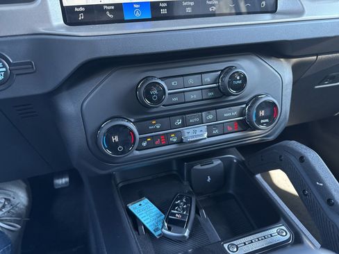 New 2025 Ford Bronco Outer Banks w/ Sasquatch Package AWD/4WD image 27