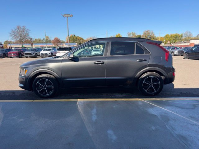 Used 2023 Kia Niro LX FWD image 11
