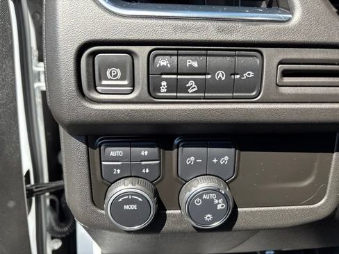 Used 2022 Chevrolet Tahoe Z71 AWD/4WD image 16