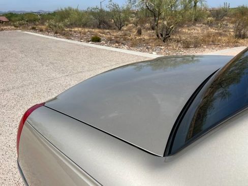 Used 2008 Lincoln Town Car Signature Limited image 17